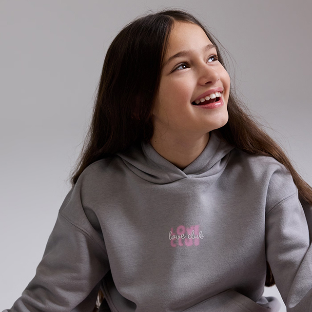 Check out our SWEATSHIRTS collection for GIRL! - RESERVED banner