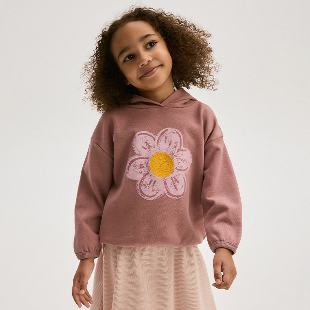 Check out our SWEATSHIRTS collection for GIRL! - RESERVED banner