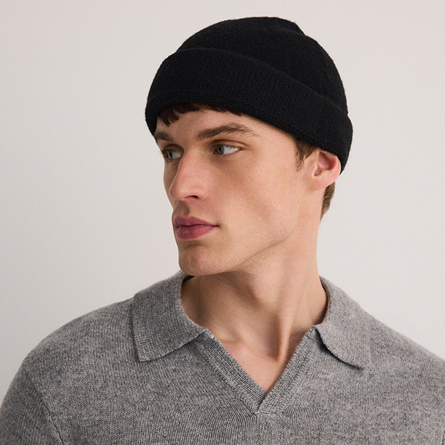 Check out our Hats, scarfs, gloves collection for MEN! - RESERVED banner