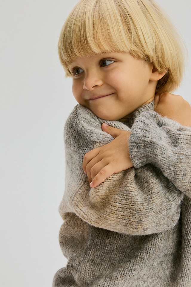 Check out our SWEATSHIRTS collection for BOY! - RESERVED banner