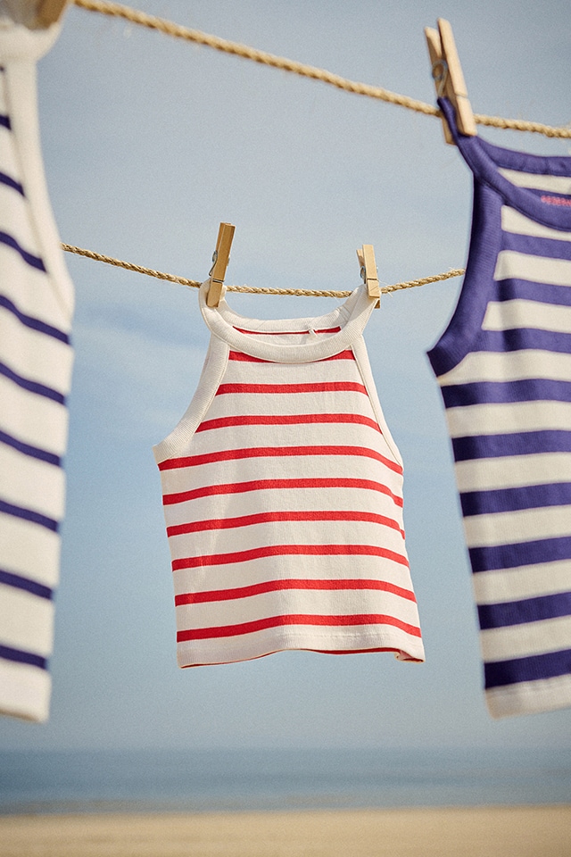 Check out our tshirts collection for GIRL! - RESERVED banner