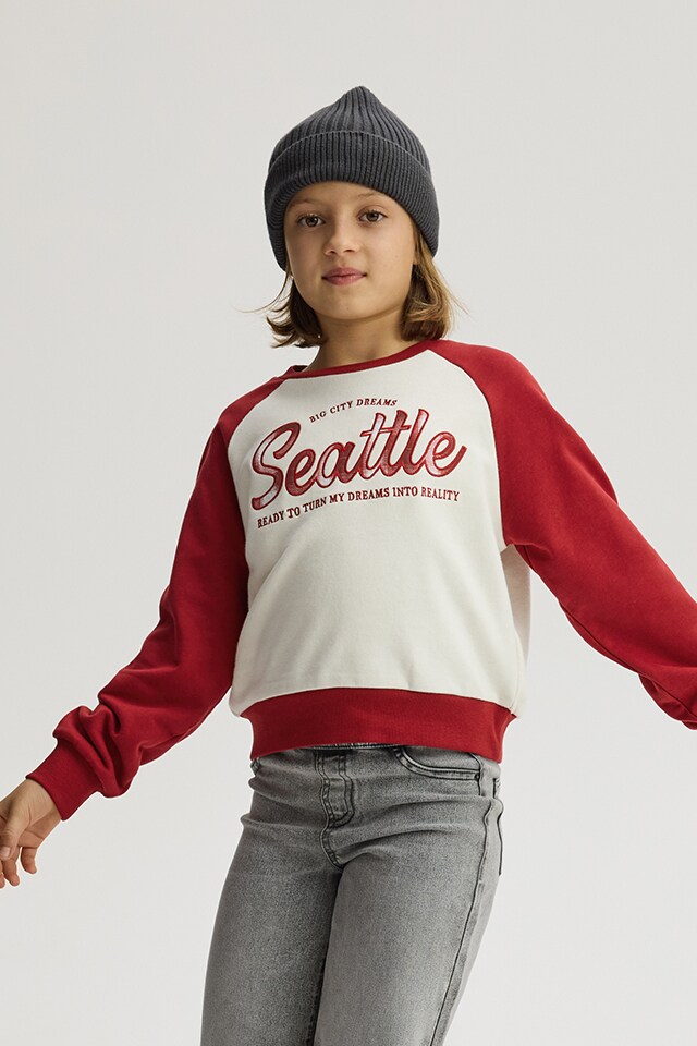 Check out our SWEATSHIRTS collection for GIRL! - RESERVED banner
