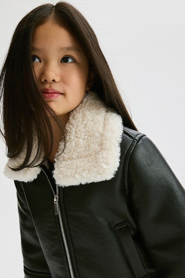 Check out our JACKETS AND COATS collection for GIRL! - RESERVED banner