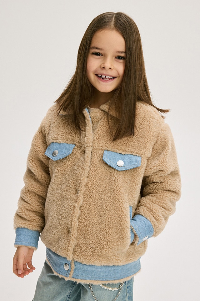 Check out our OUTERWEAR collection for GIRL! - RESERVED banner