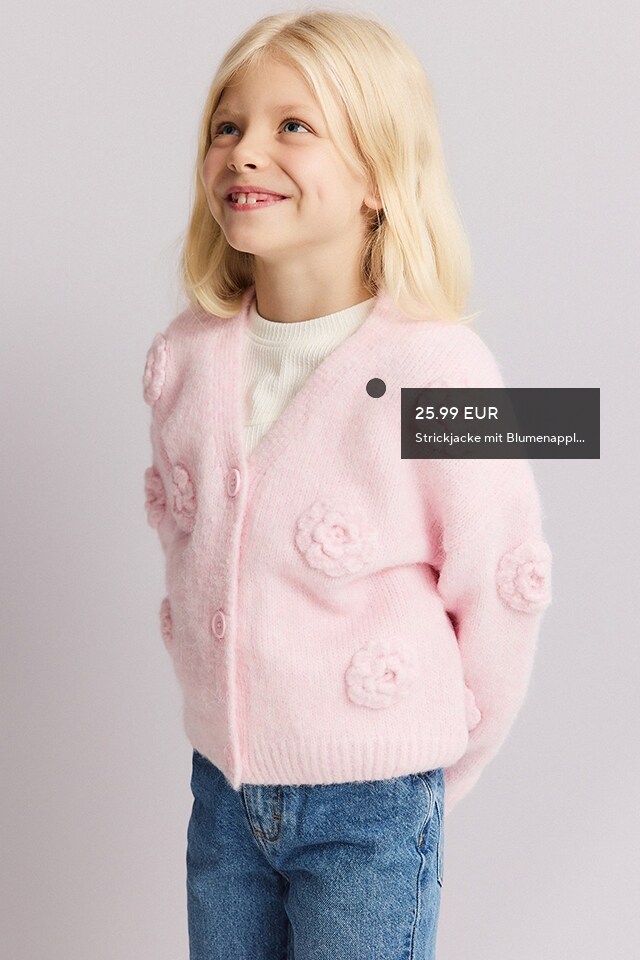 Check out our SWEATERS collection for GIRL! - RESERVED banner