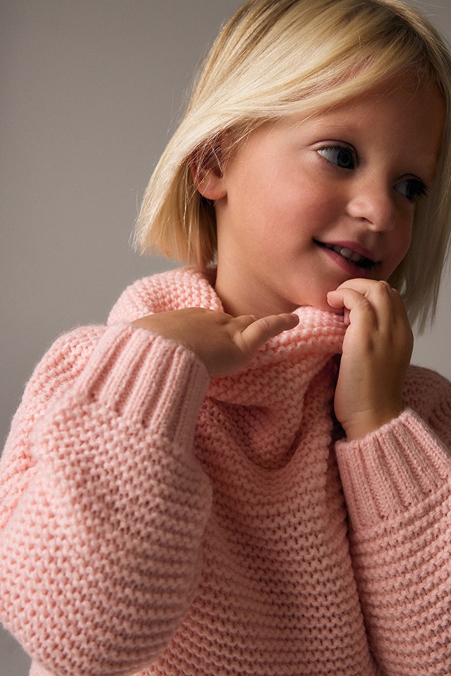 Check out our SWEATERS collection for GIRL! - RESERVED banner