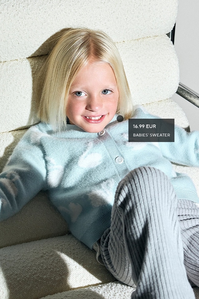 Check out our SWEATERS collection for GIRL! - RESERVED banner