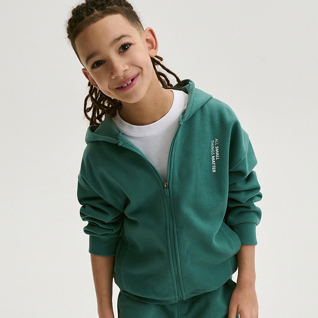 Check out our SWEATSHIRTS collection for BOY! - RESERVED banner