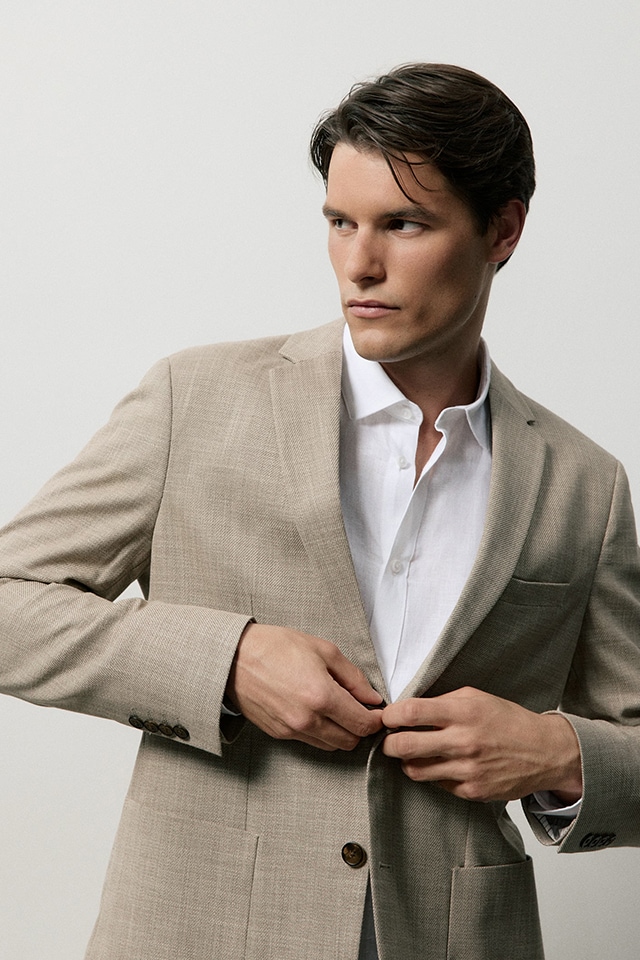 Check out our MEN'S OUTFITS collection - RESERVED banner