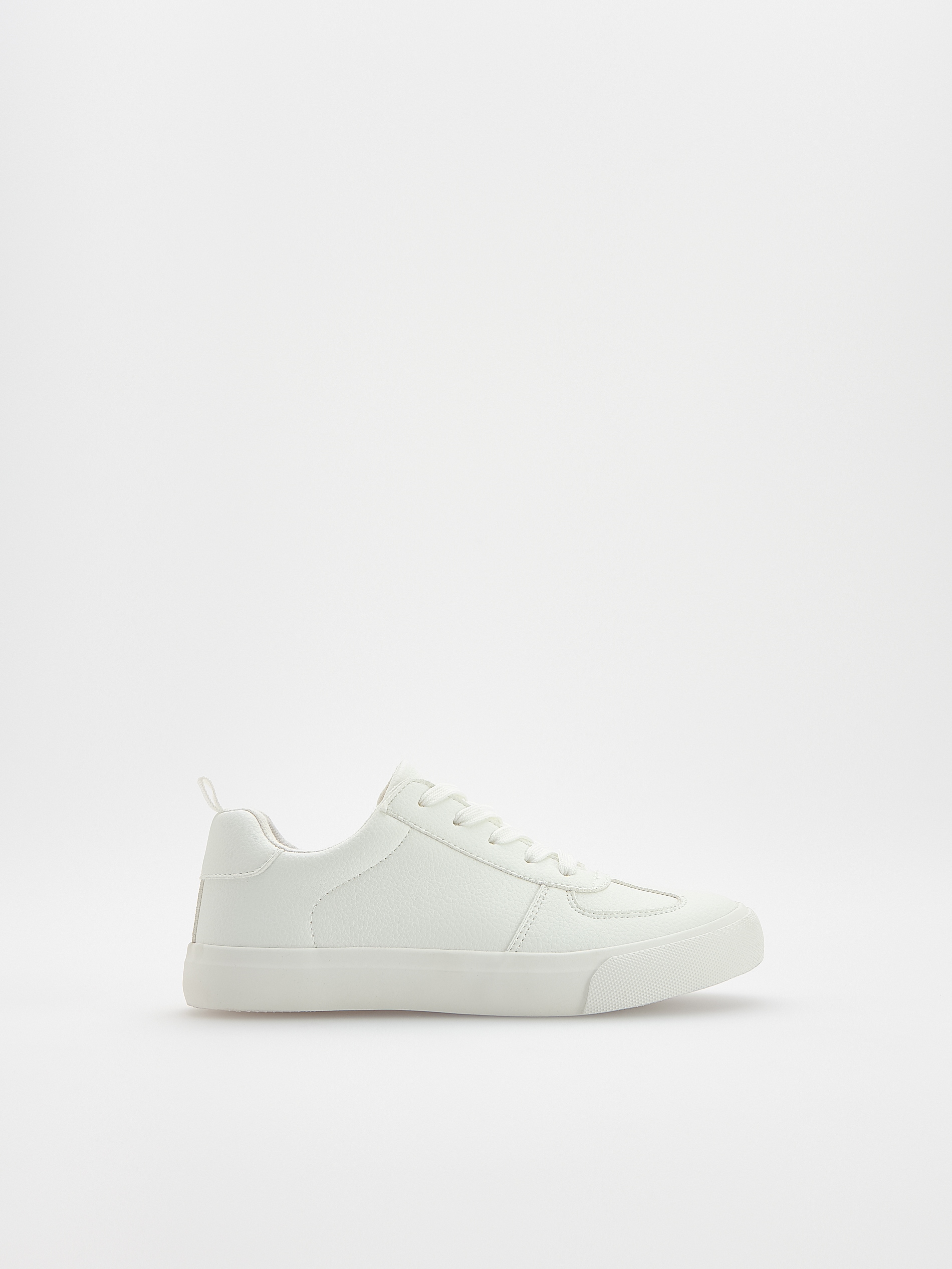 Reserved - Κλασικά trainers φωτογραφία