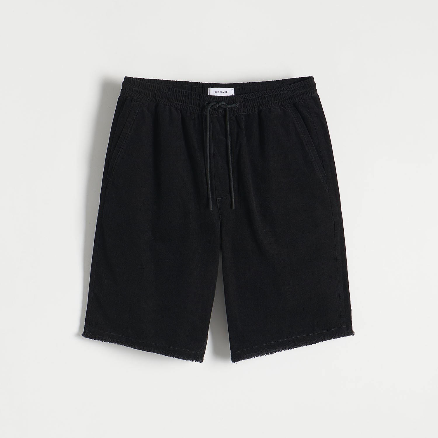 E-shop Reserved - Loose jogger šortky - Čierna
