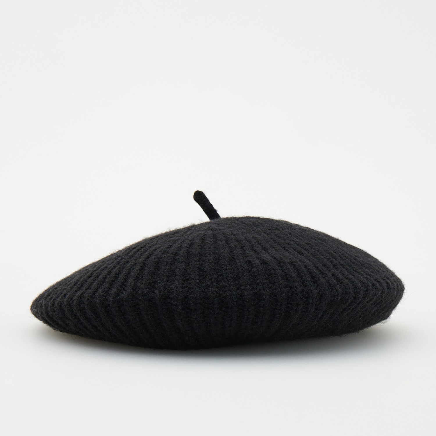 E-shop Reserved - Pletená baretka - Čierna