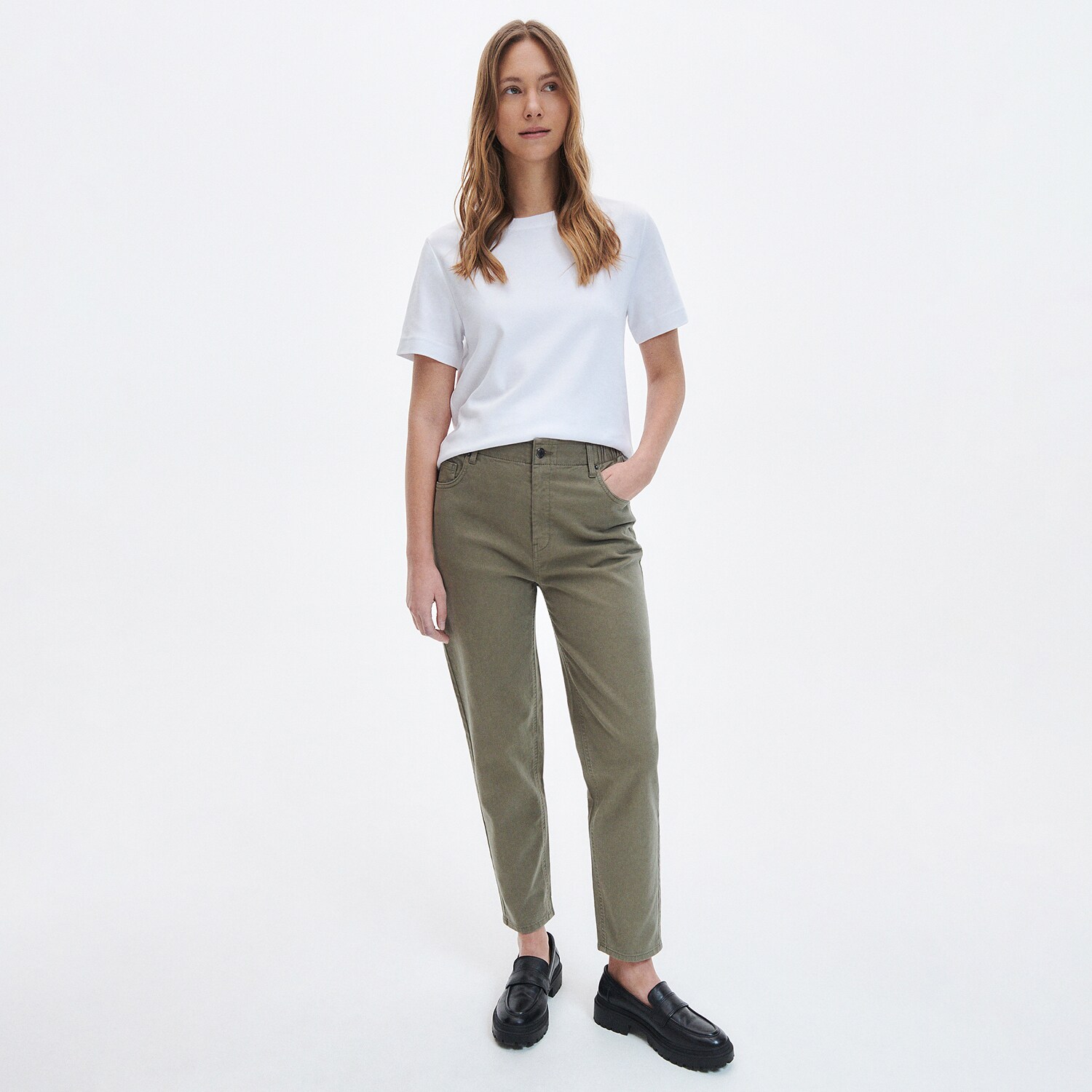 Reserved – Pantaloni baggy – Kaki Baggy imagine noua gjx.ro