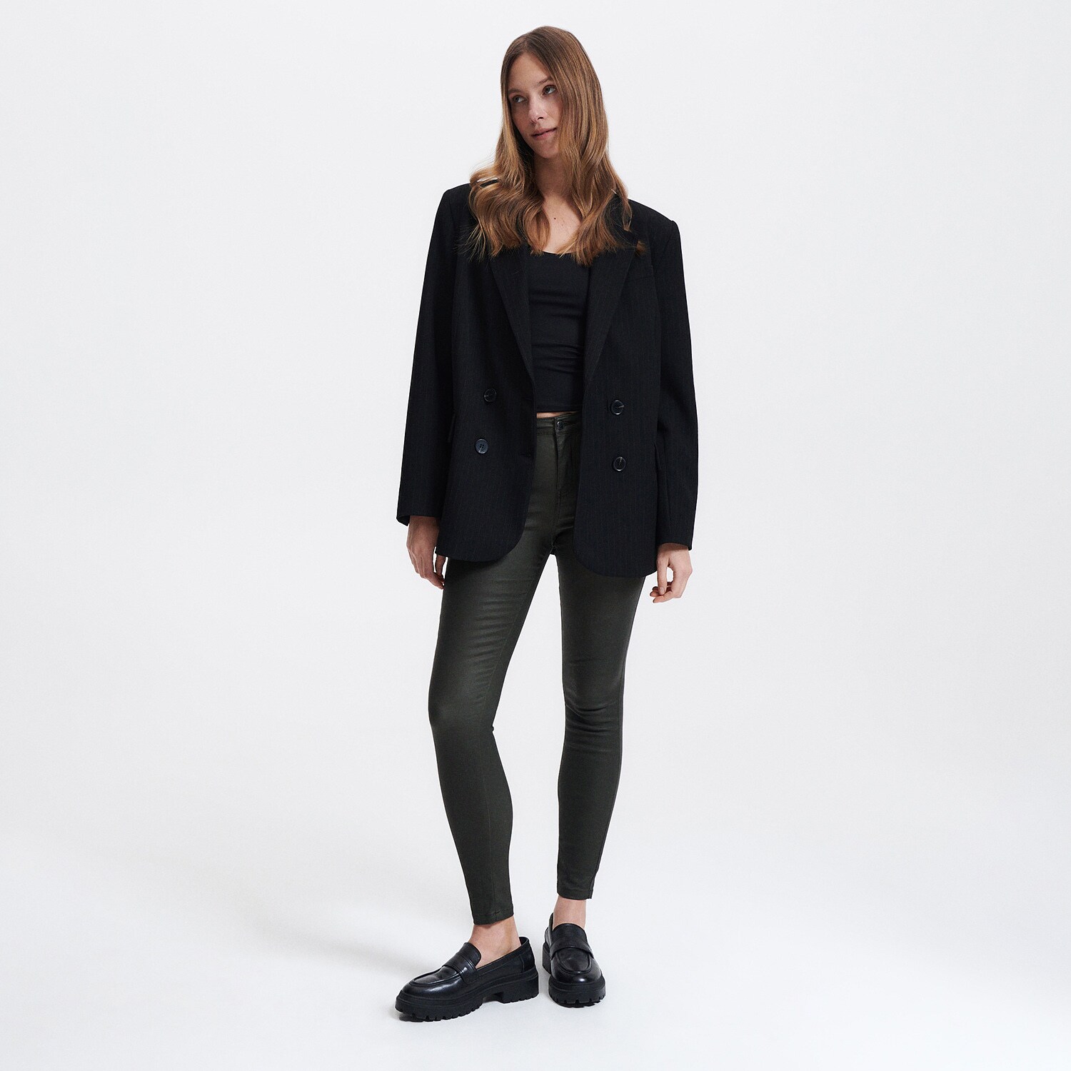 Reserved – Pantaloni slim fit – Kaki clothes imagine noua 2022