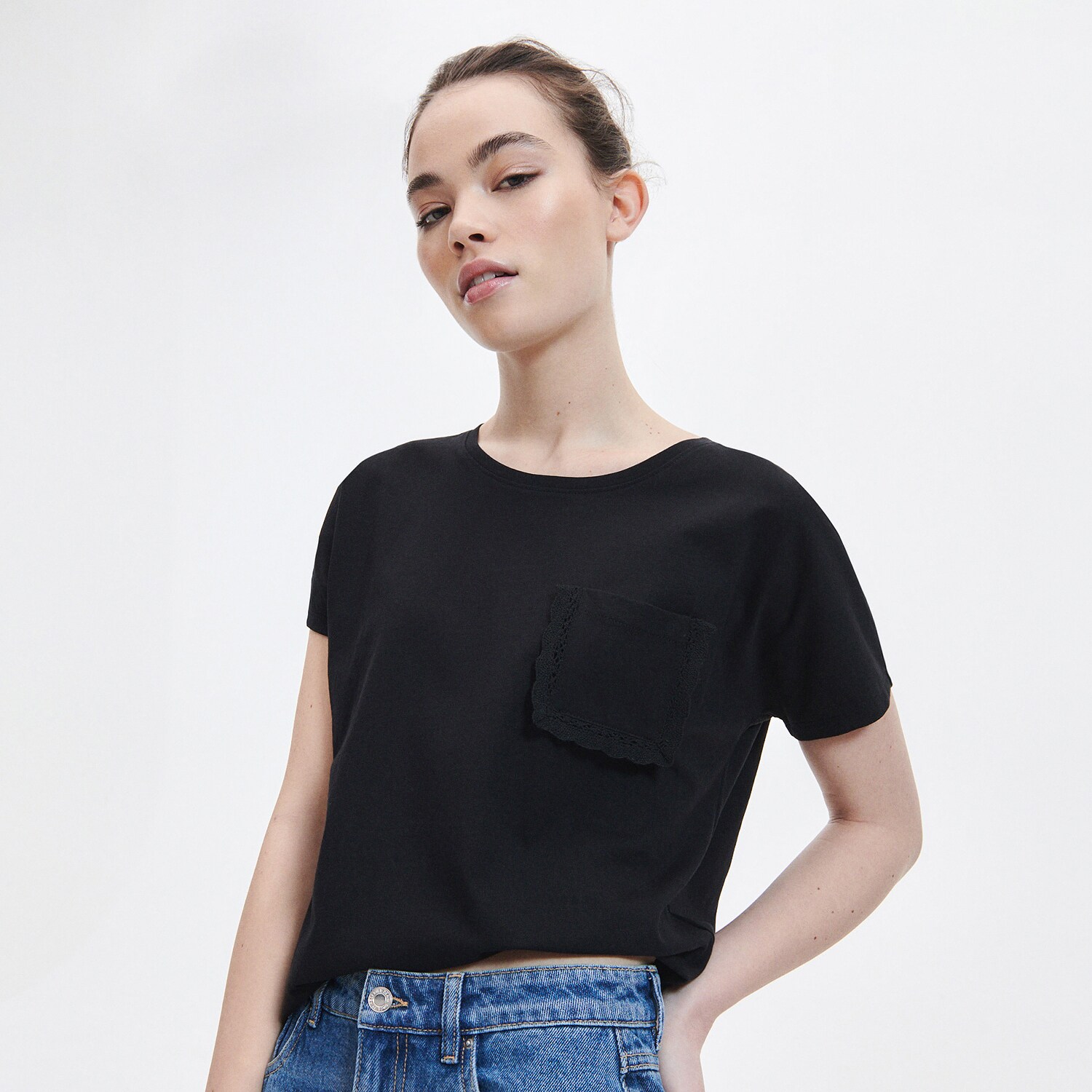 Reserved – Tricou cu croială regular și buzunar – Negru buzunar imagine noua 2022