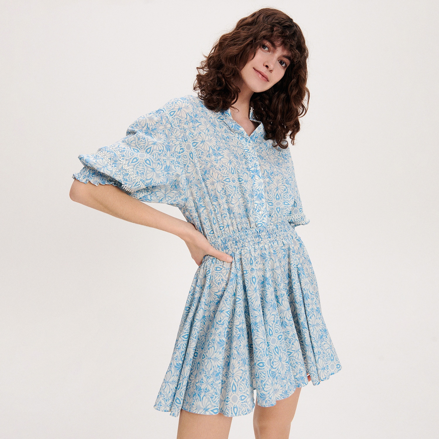Rochie mini cu maneci bufante