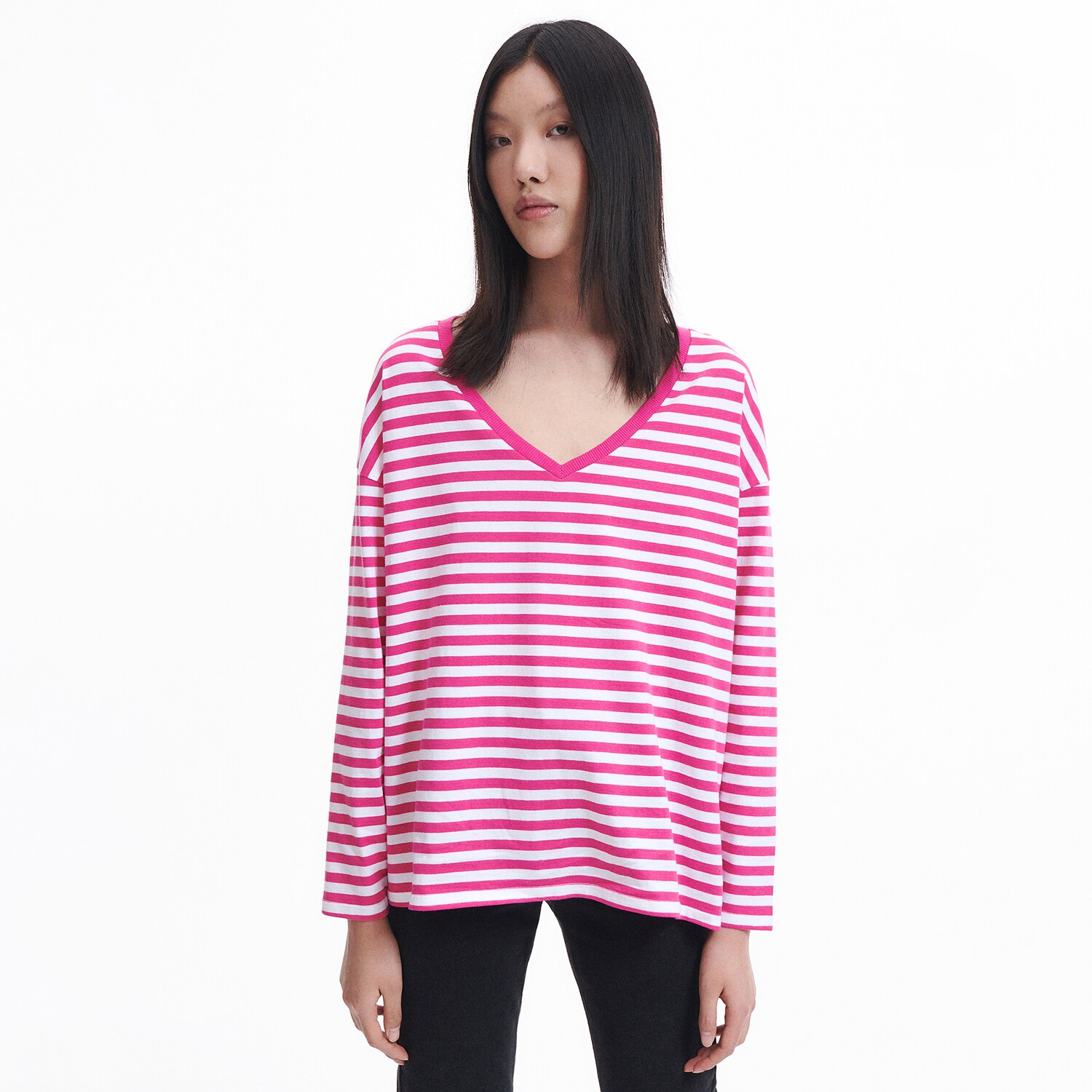 Reserved – Tricou regular fit cu mânecă lungă – Roz clothes imagine noua 2022