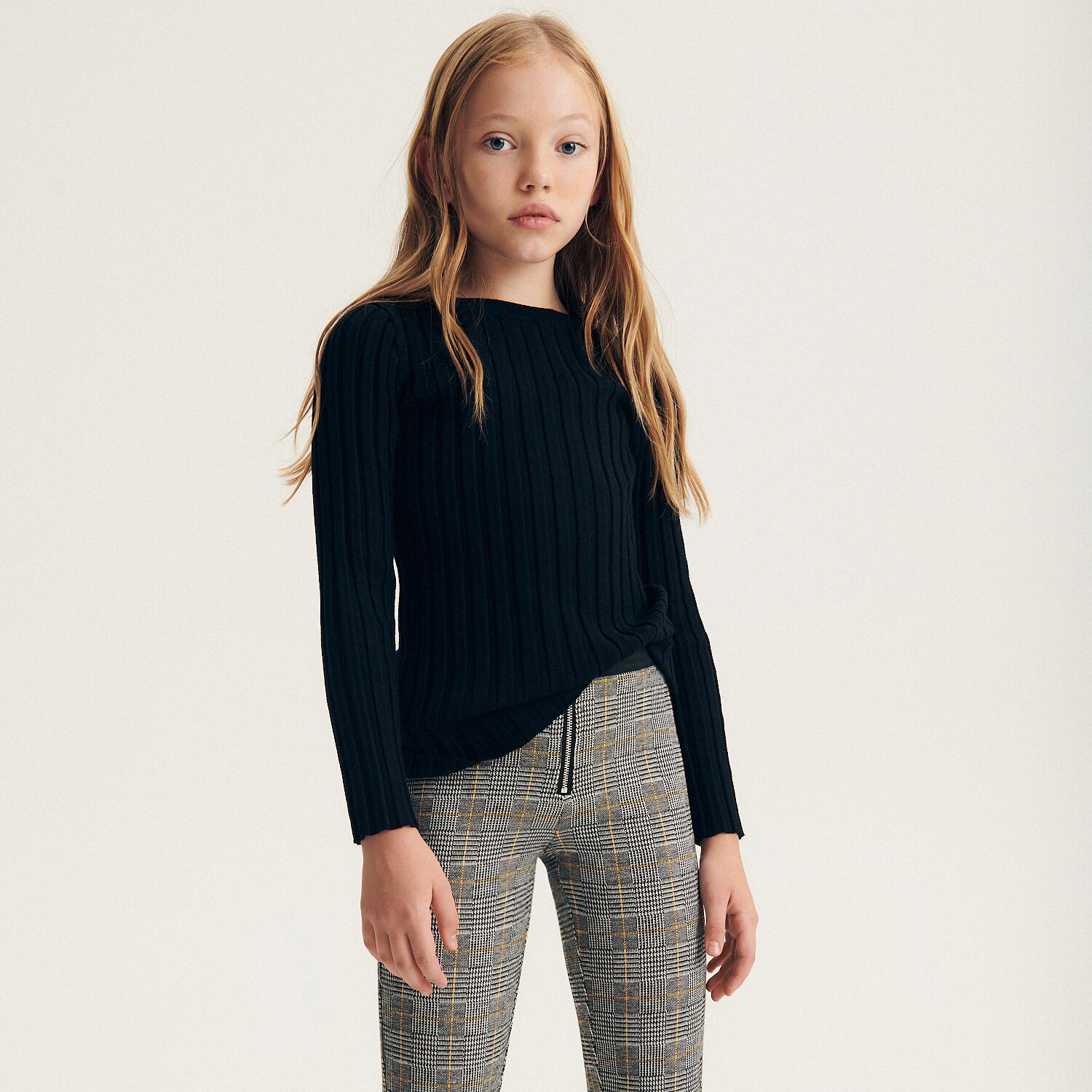 Reserved – Pulover tricotat reiat – Negru Girl imagine noua 2022