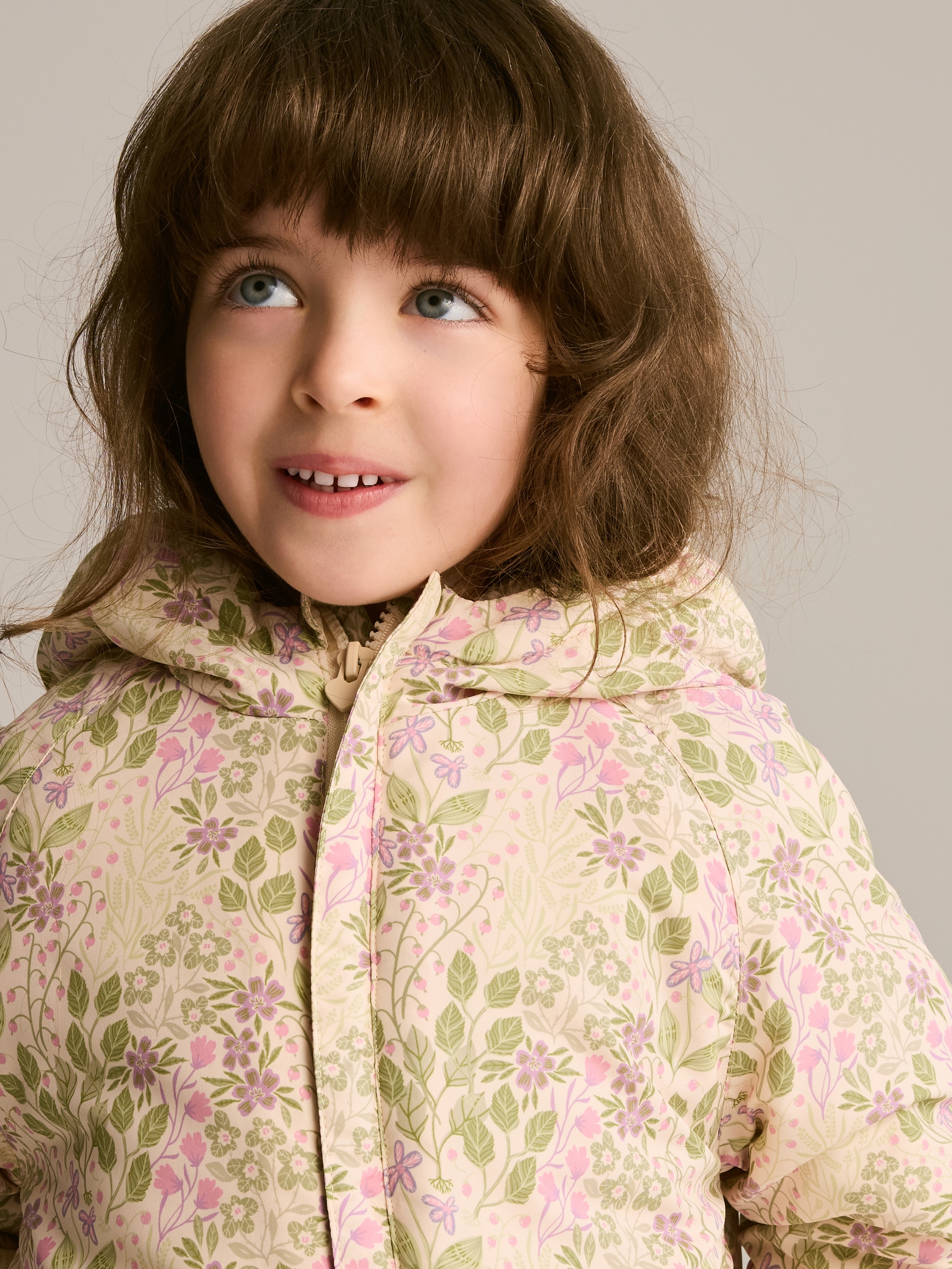 Reserved - Αδιάβροχη μονωμένη φόρμα φωτογραφία