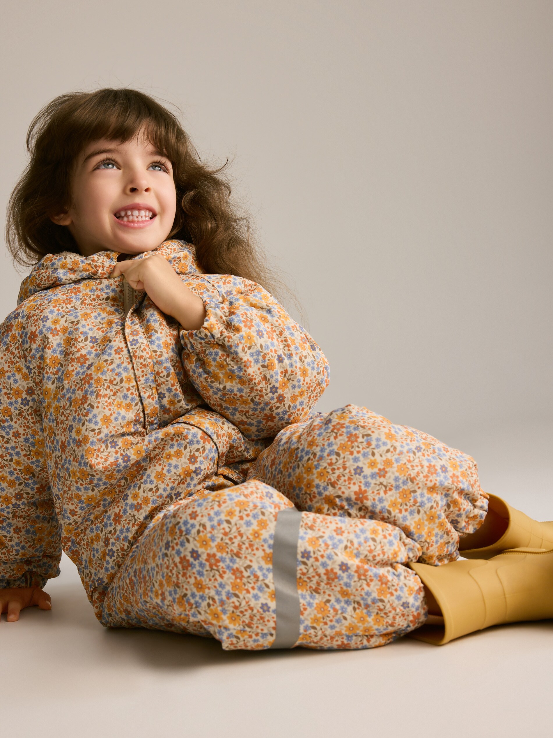 Reserved - Αδιάβροχη μονωμένη φόρμα φωτογραφία