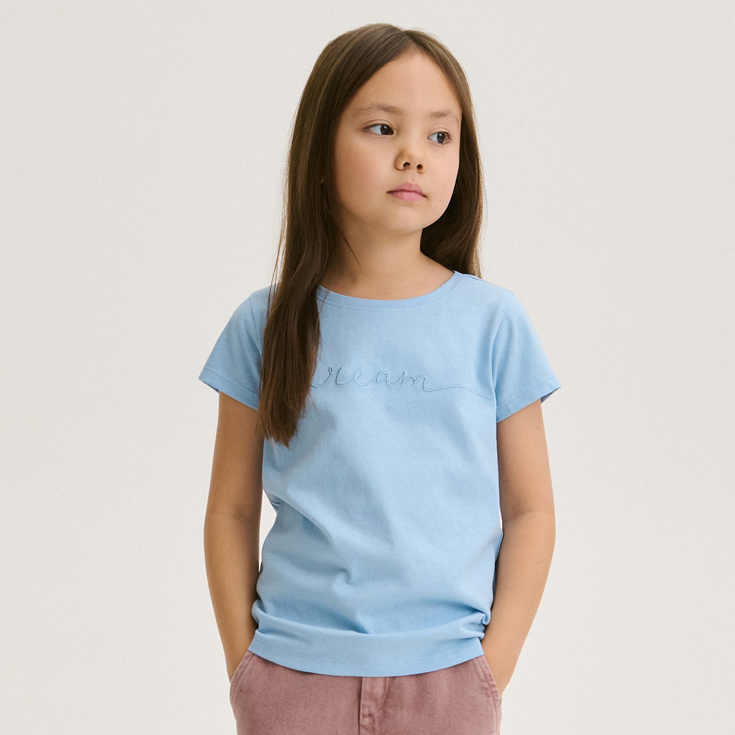 Levně Reserved - Bavlněné tričko s aplikací - Modrá