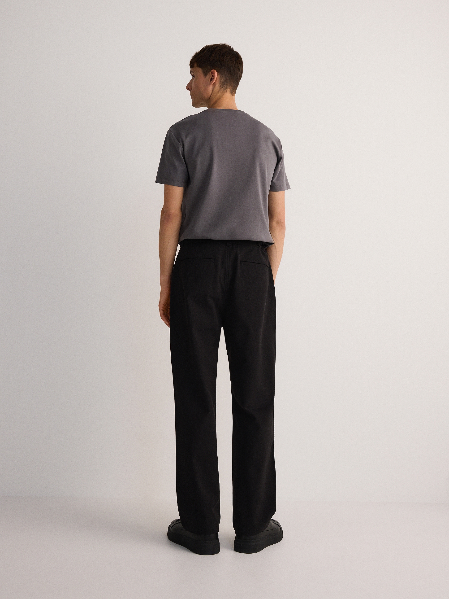 Reserved - Pantaloni straight fit con viscosa - nero