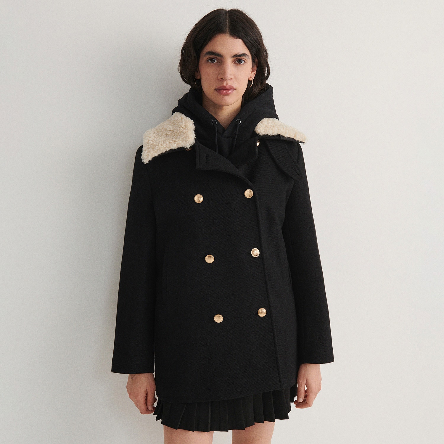 E-shop Reserved - Krátky vlnený kabát - Čierna