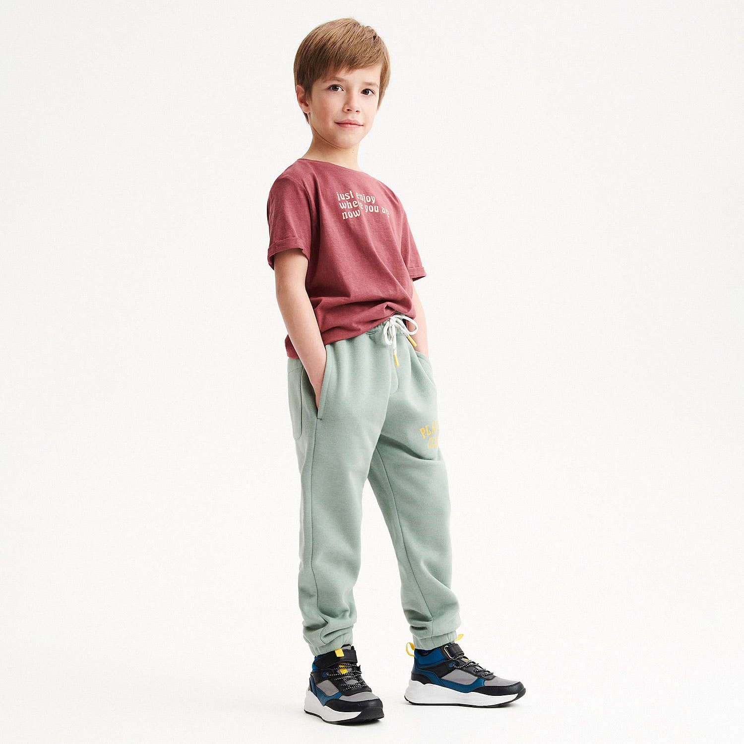 Reserved – Pantaloni sport oversized – Verde Boy imagine noua 2022
