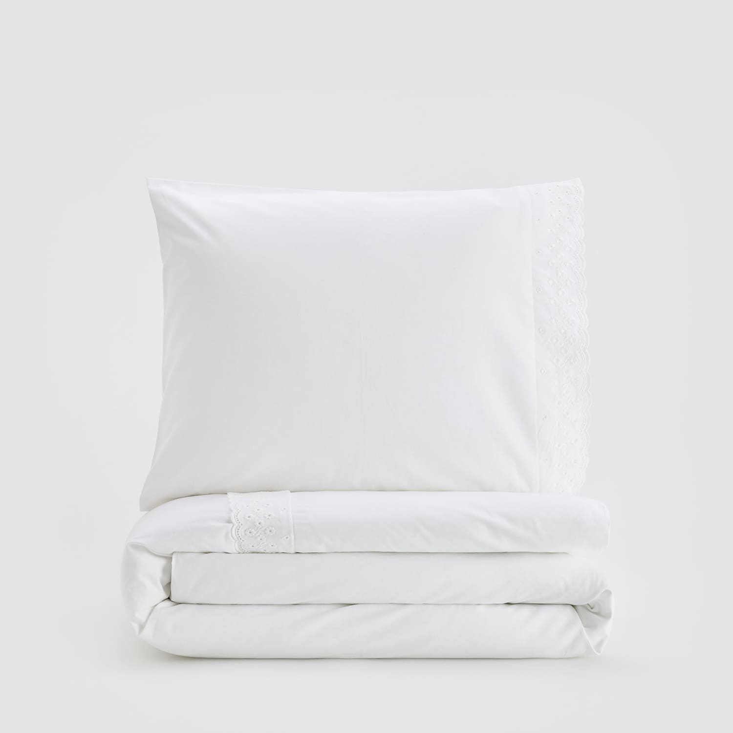 E-shop Reserved - Bavlnená posteľná súprava s anglickou výšivkou - Krémová