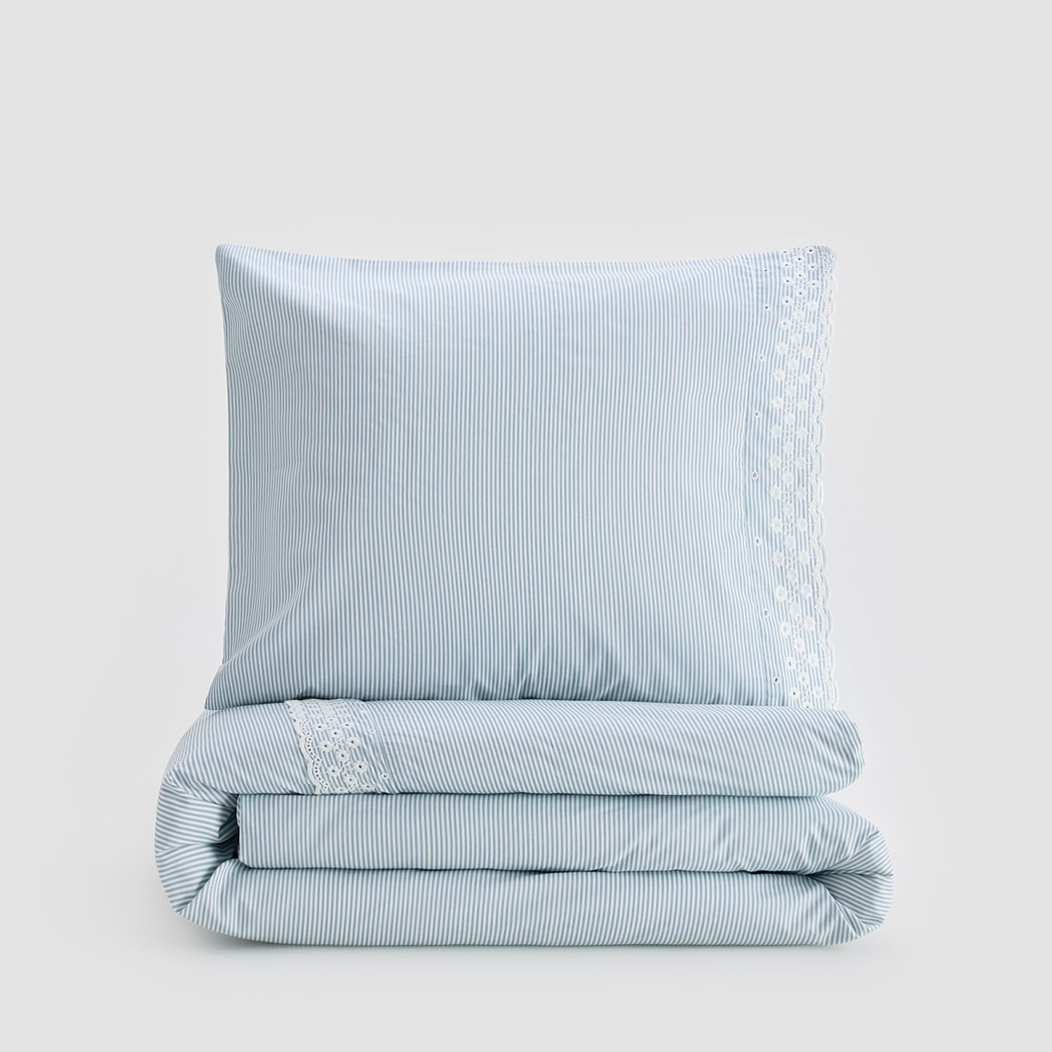 E-shop Reserved - Bavlnená posteľná súprava s anglickou výšivkou - Modrá