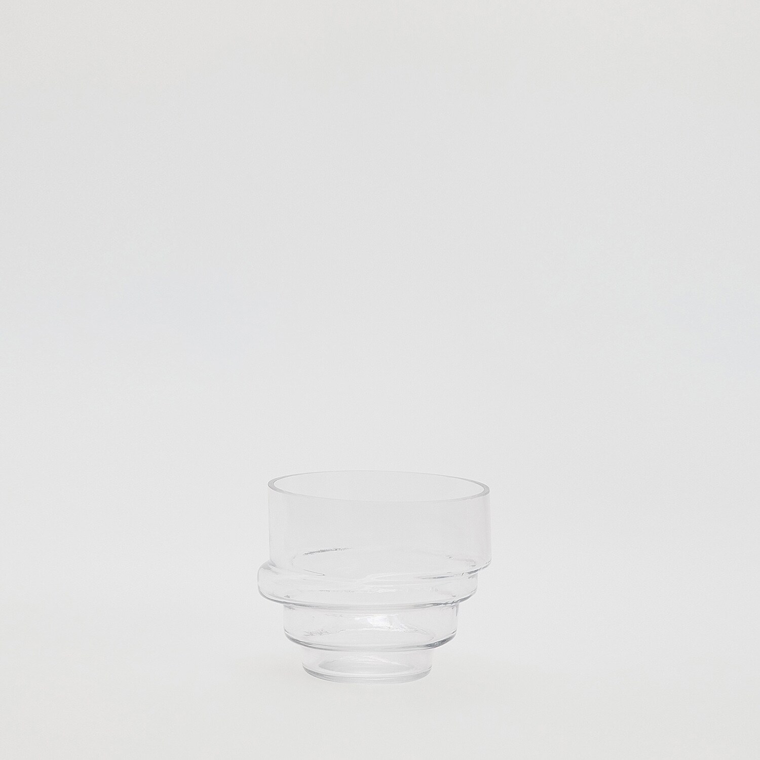 Reserved – Vază din sticlă – Alb Alb imagine noua gjx.ro