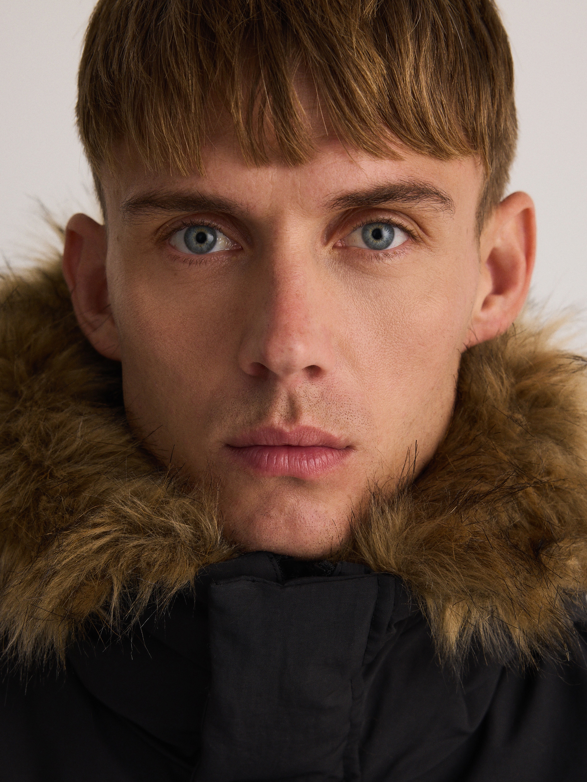 Reserved - Ocieplana parka z kapturem - czarny