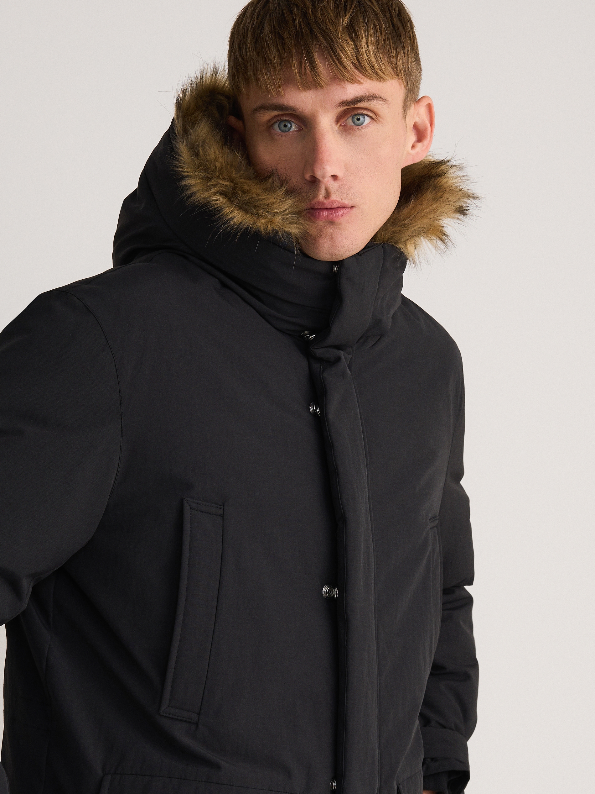 Reserved - Ocieplana parka z kapturem - czarny