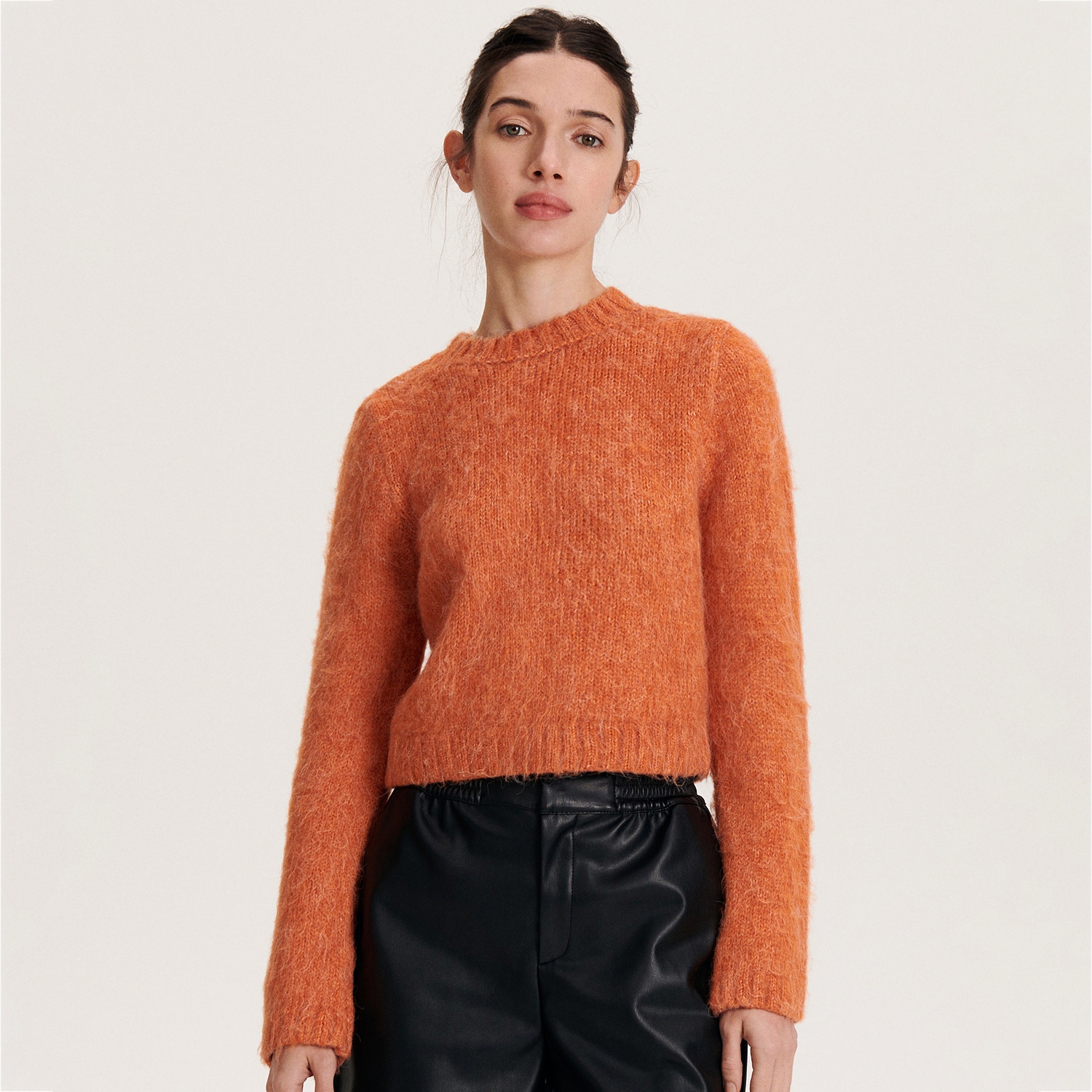 E-shop Reserved - Mäkký pletený sveter - Oranžová