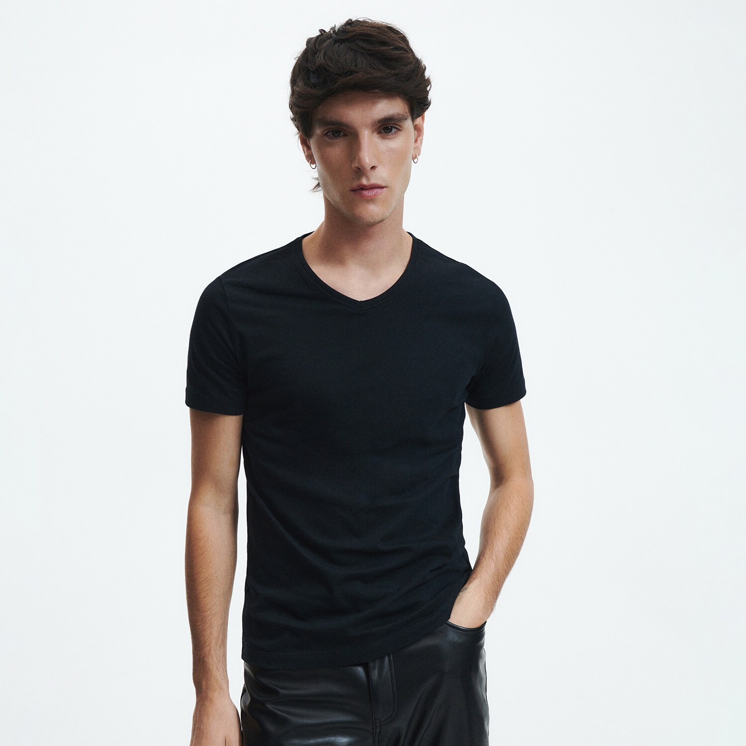 Reserved – Tricou Basic – Negru BASIC imagine noua 2022