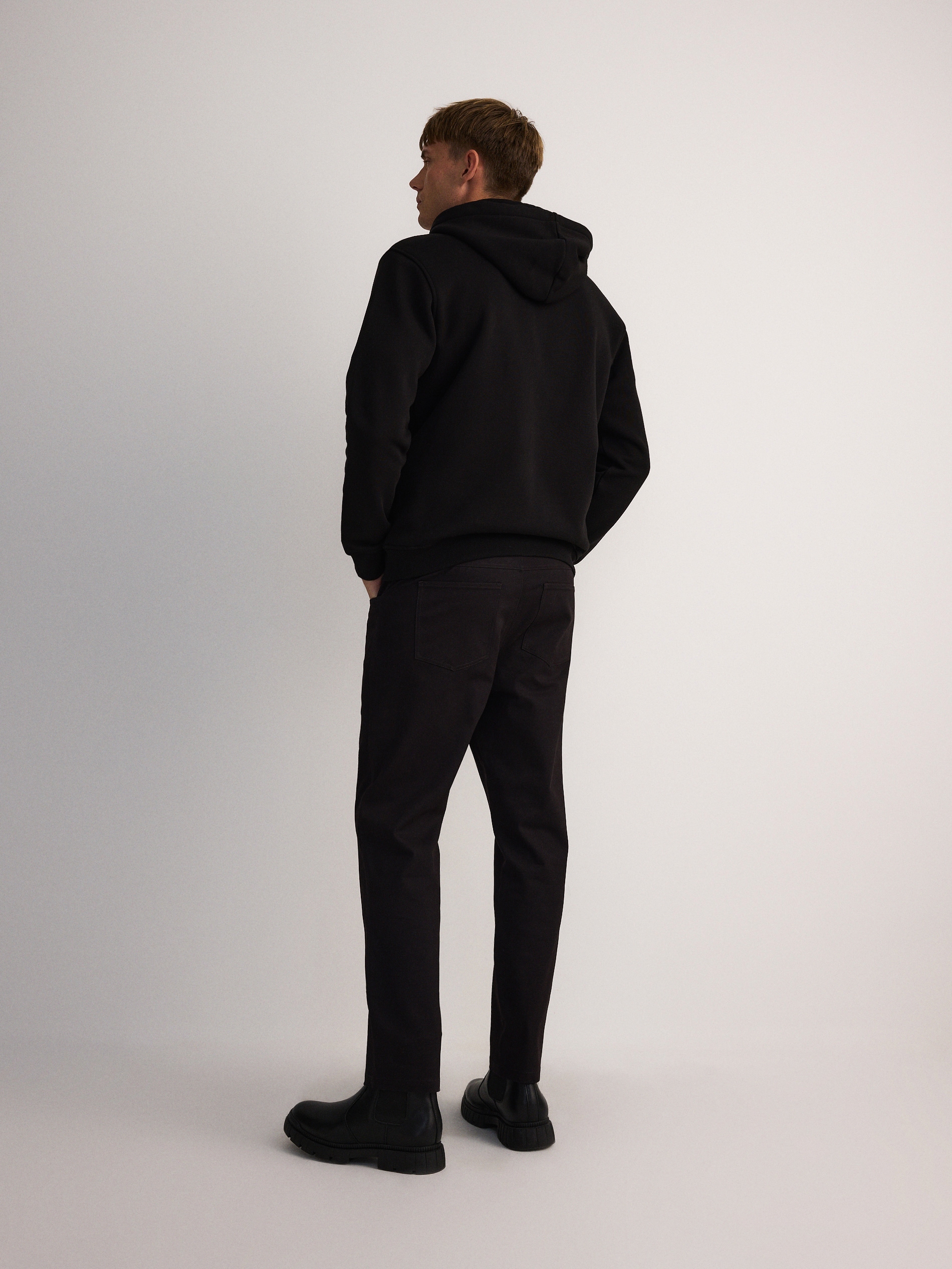 Reserved - Pantaloni slim fit in modal - nero