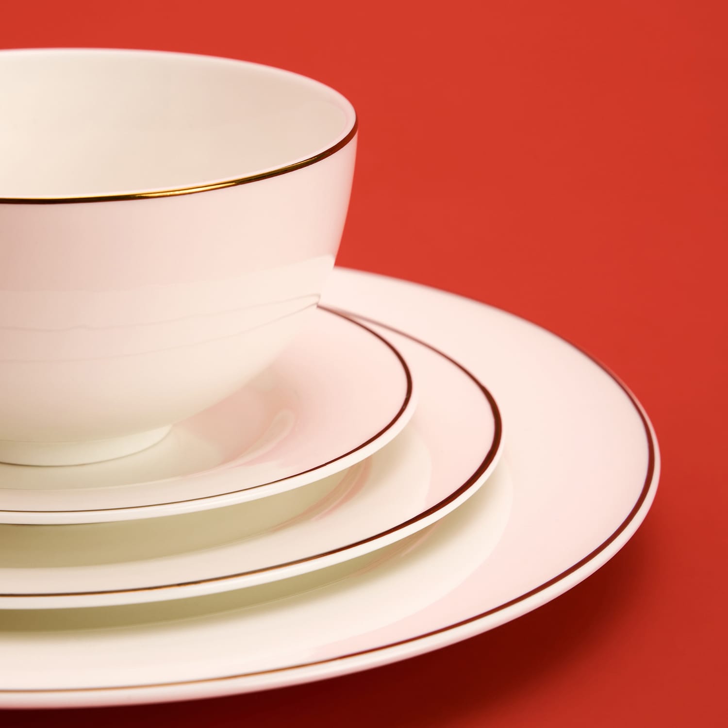 Levně Reserved - Porcelánový talíř s okrajem - Bílá