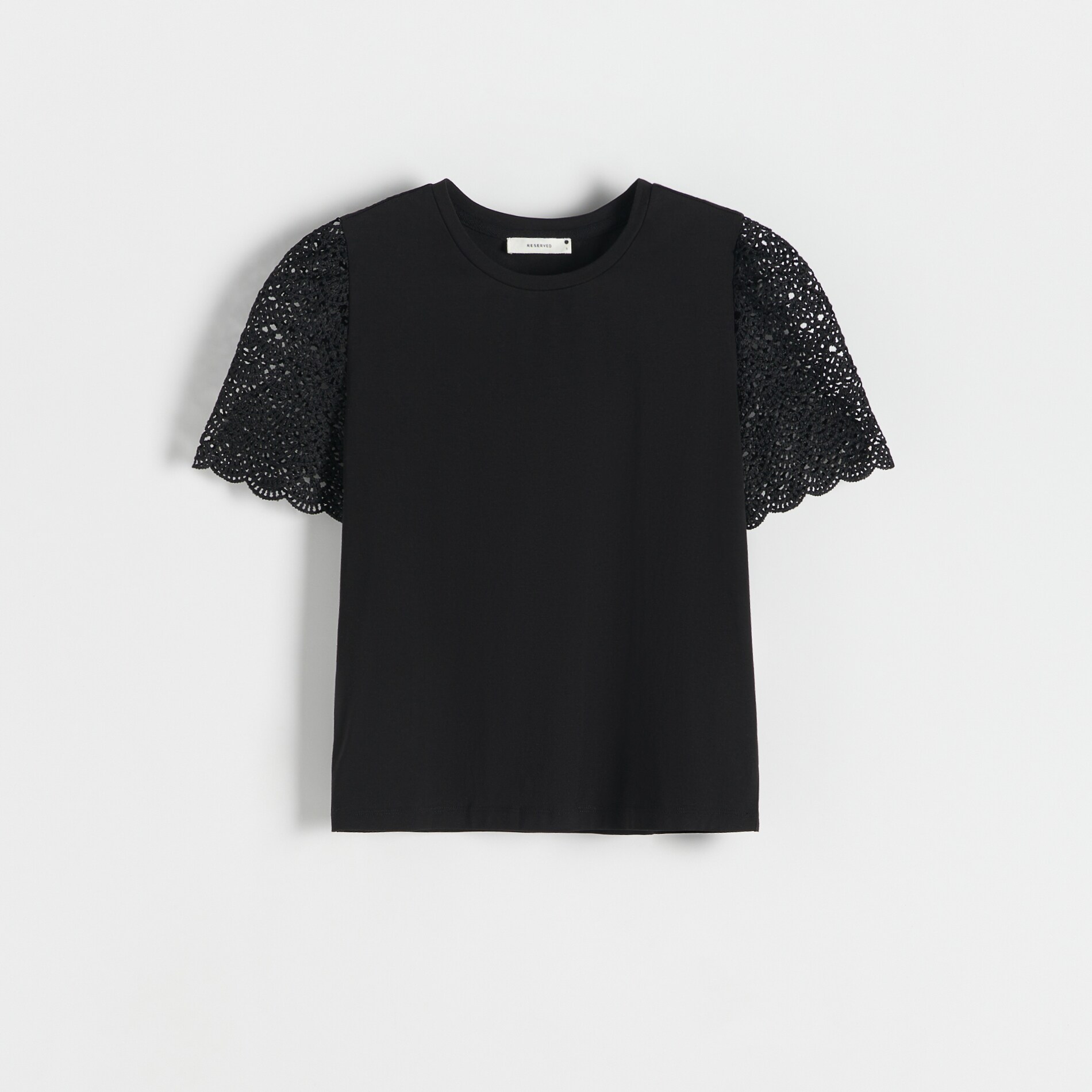Tricou cu insertie ajurata