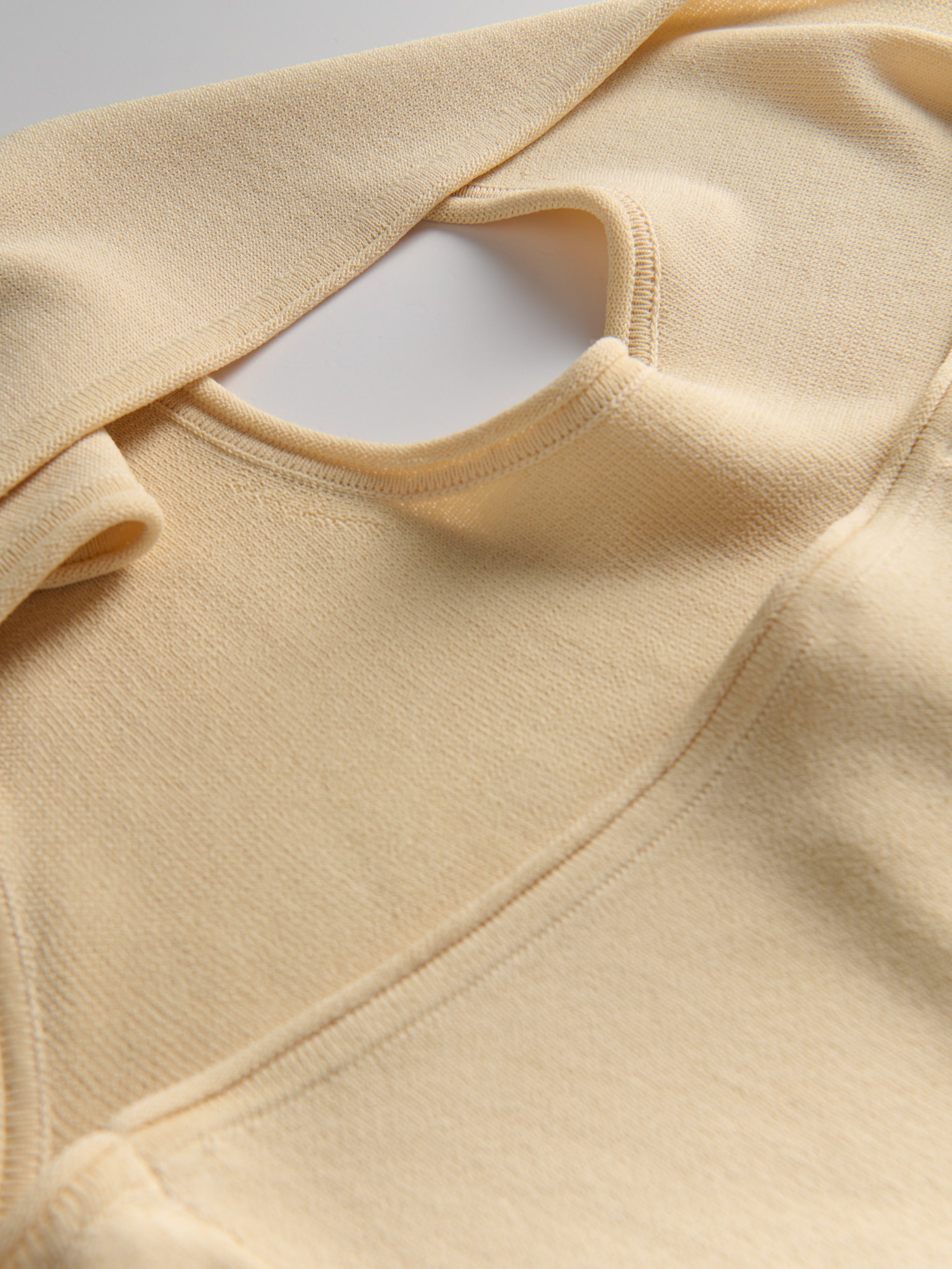 Reserved - Top z dekoltem halter - beżowy