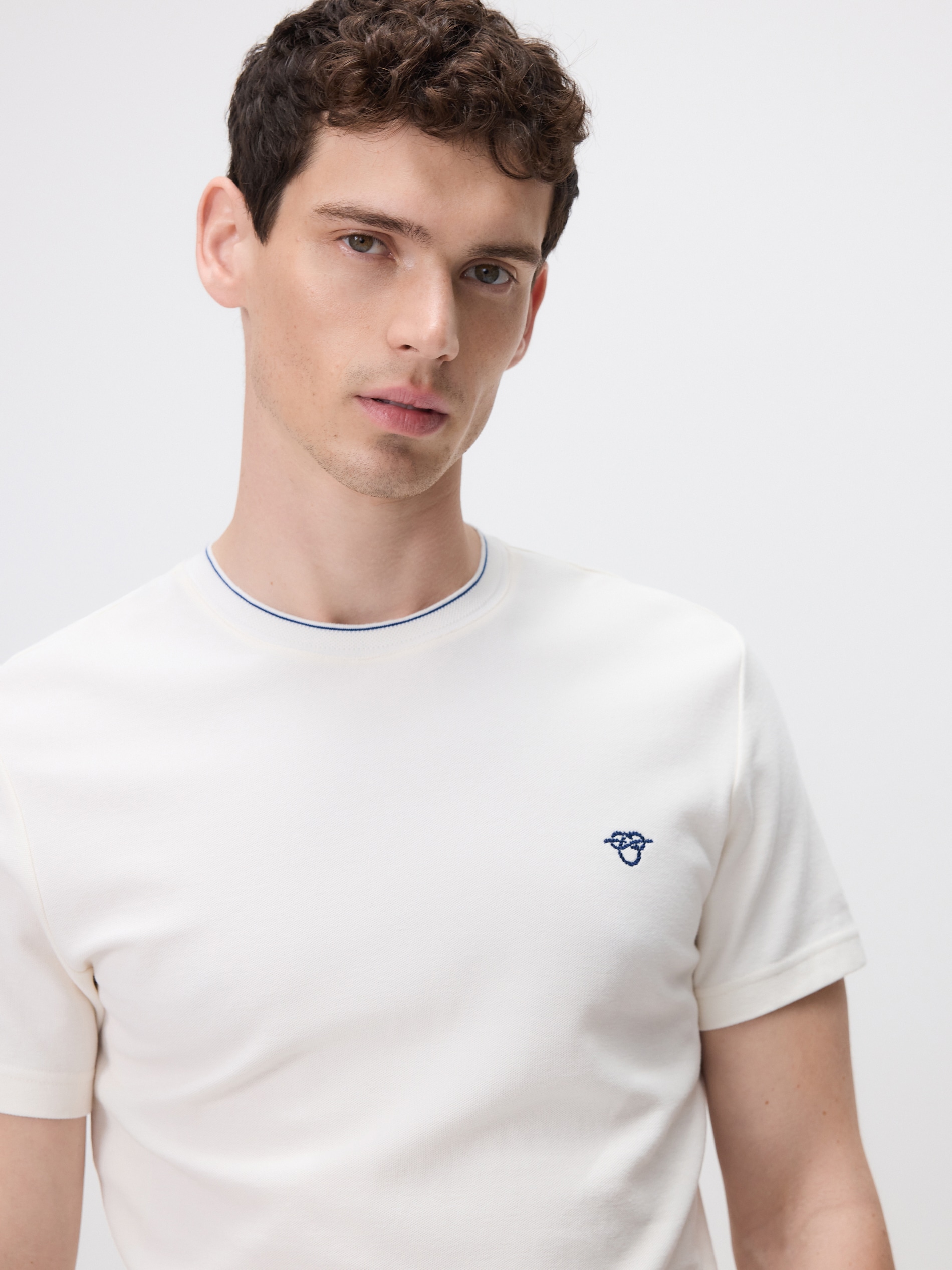 Reserved - Βαμβακερή μπλούζα slim fit φωτογραφία