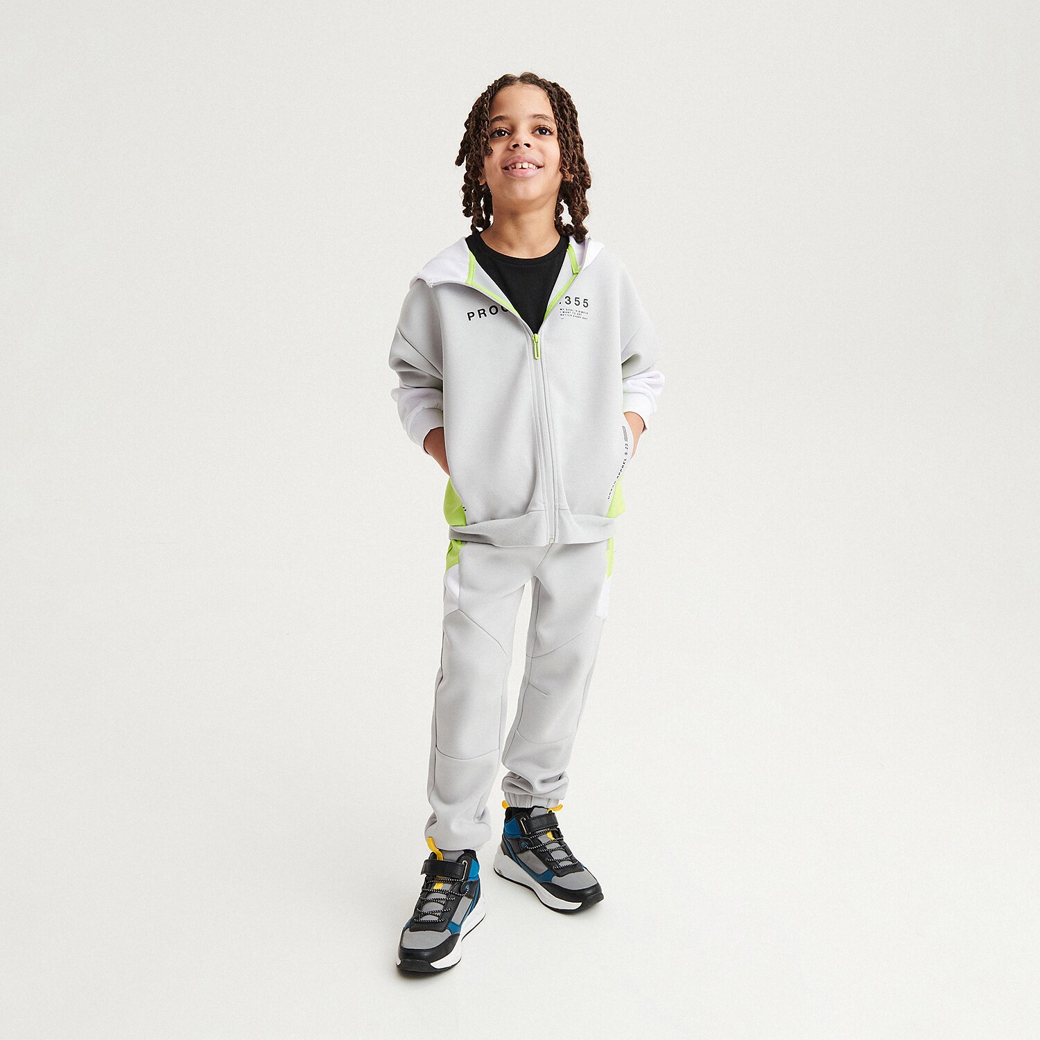 Reserved – Pantaloni sport din jerseu – Gri deschis Boy imagine noua 2022