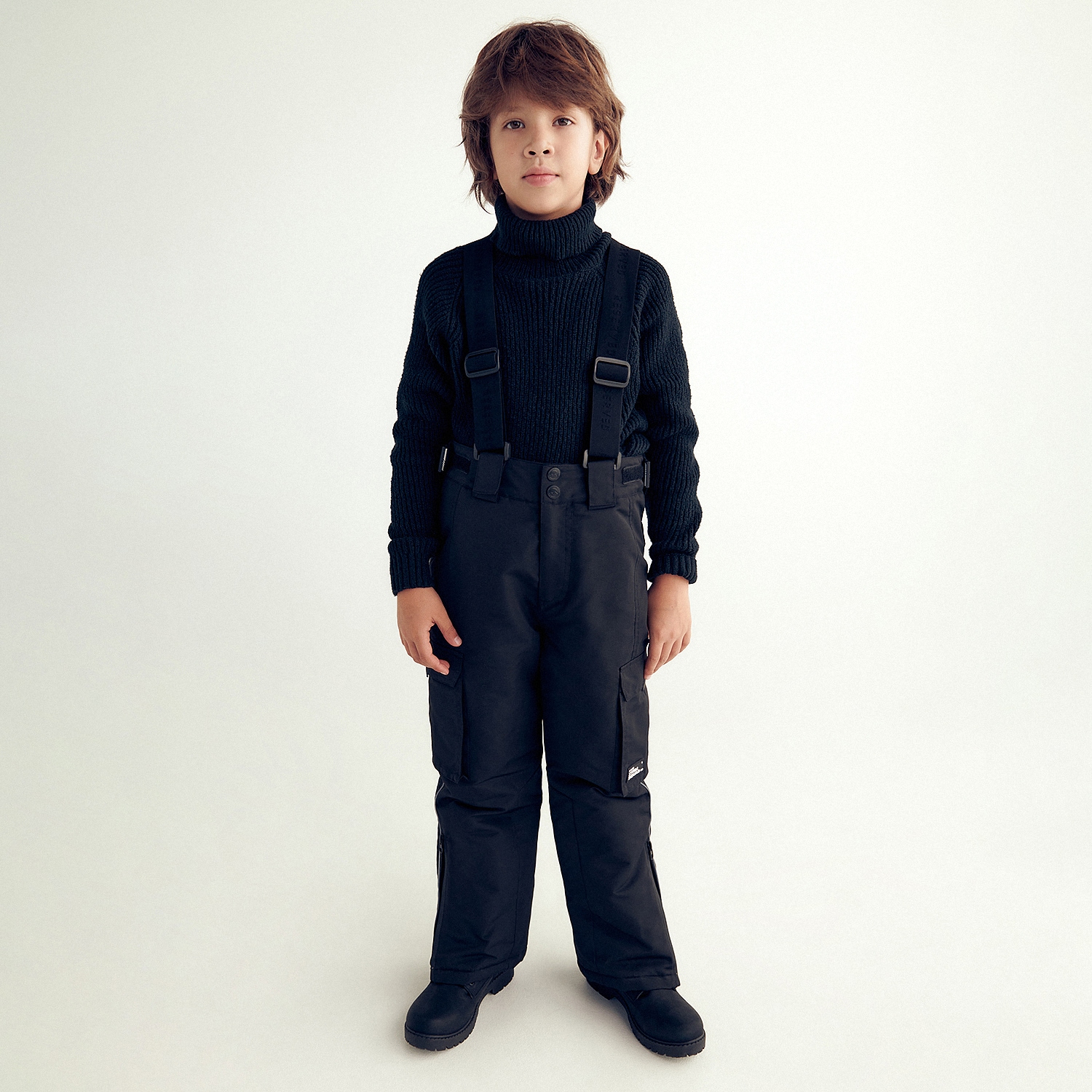 Reserved – Pantaloni cu bretele reflectorizanți – Negru Boy imagine noua 2022