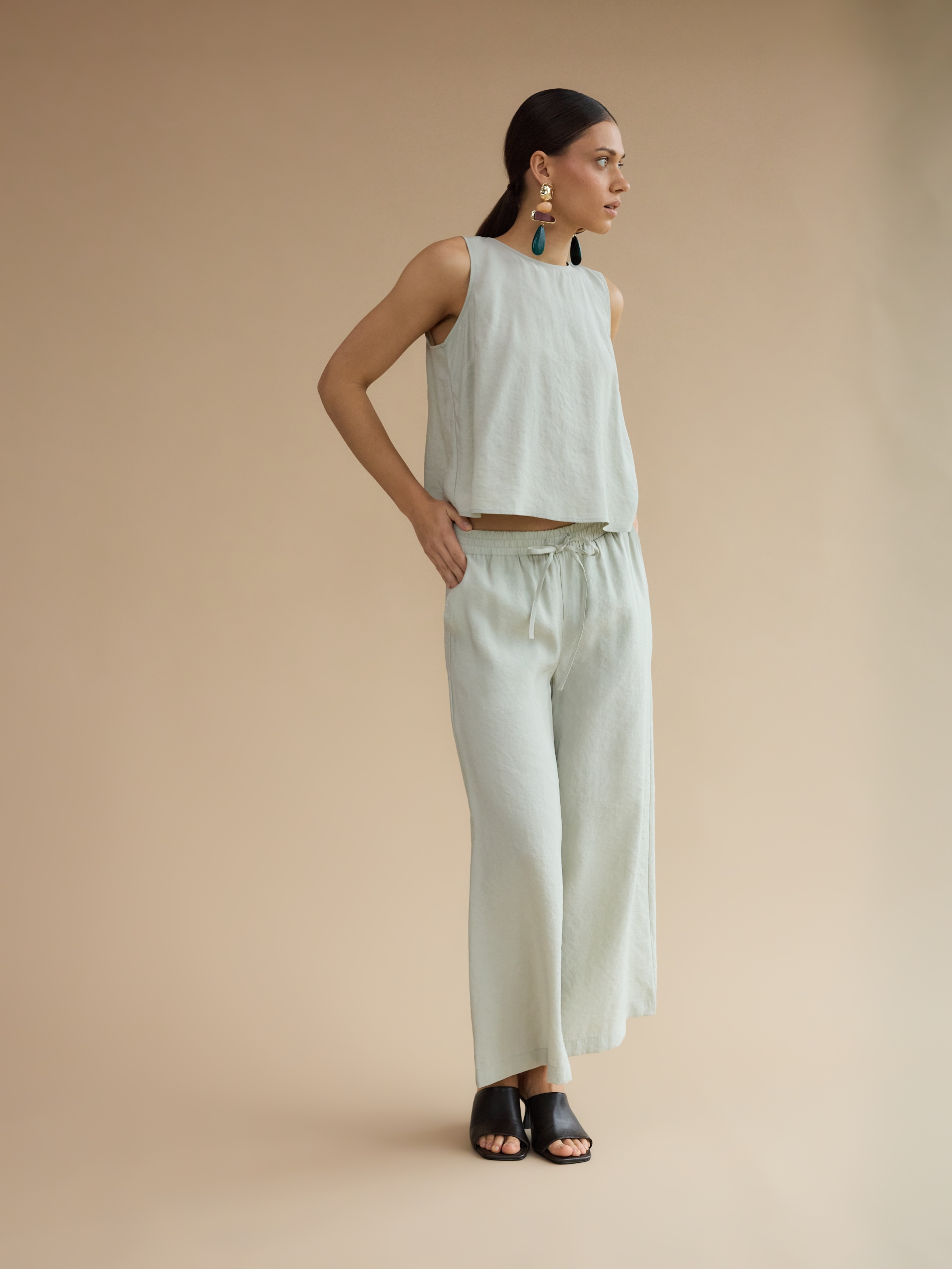 Reserved - LADIES` TROUSERS φωτογραφία
