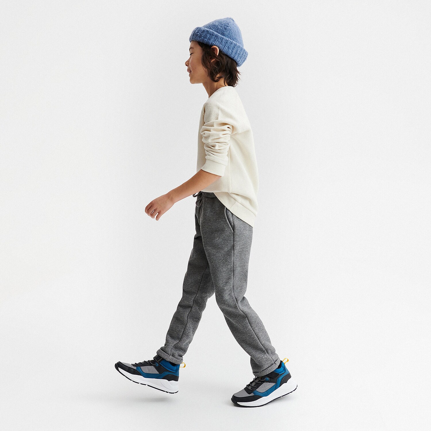 Reserved – Pantaloni chino din jerseu – Gri Boy imagine noua 2022