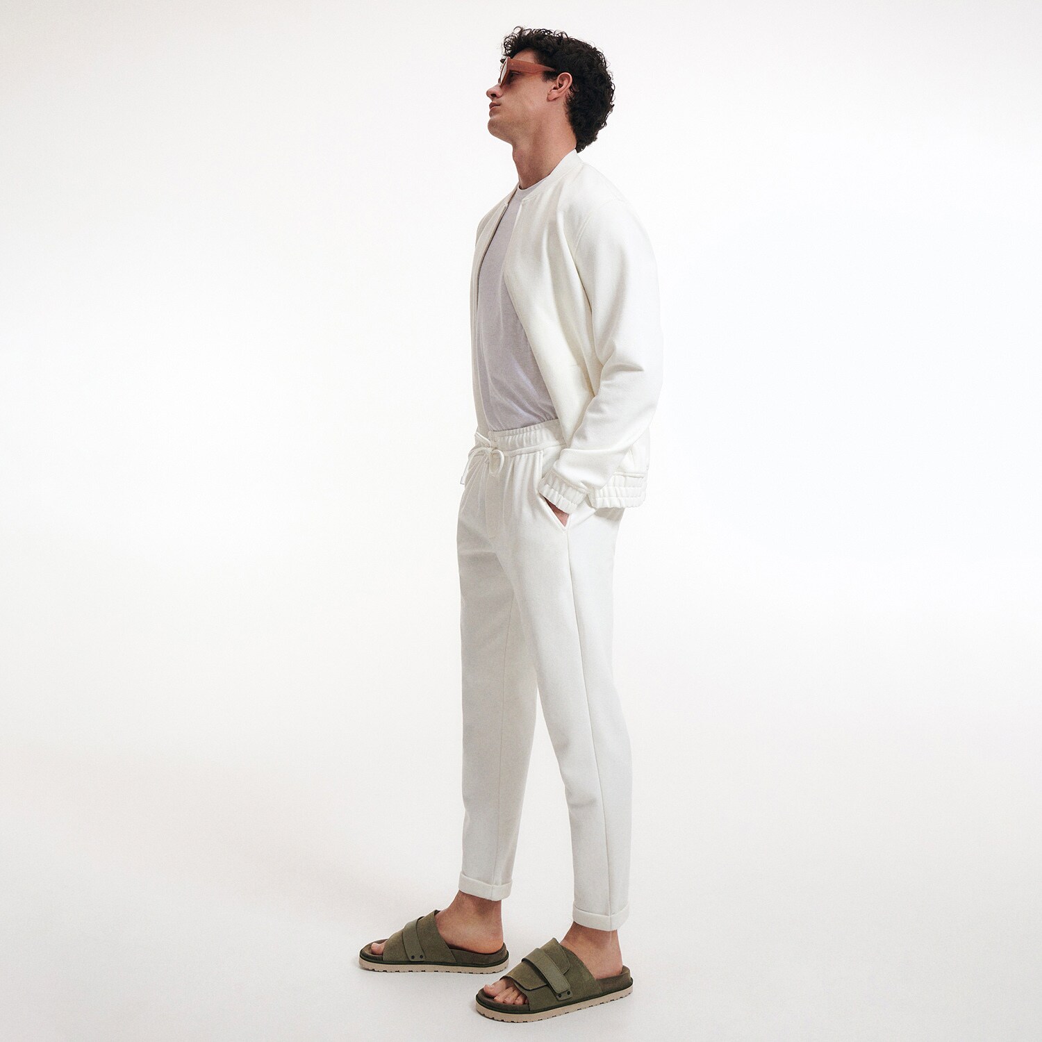 Reserved – Pantaloni regular, cu talie elastică – Ivory clothes imagine noua 2022