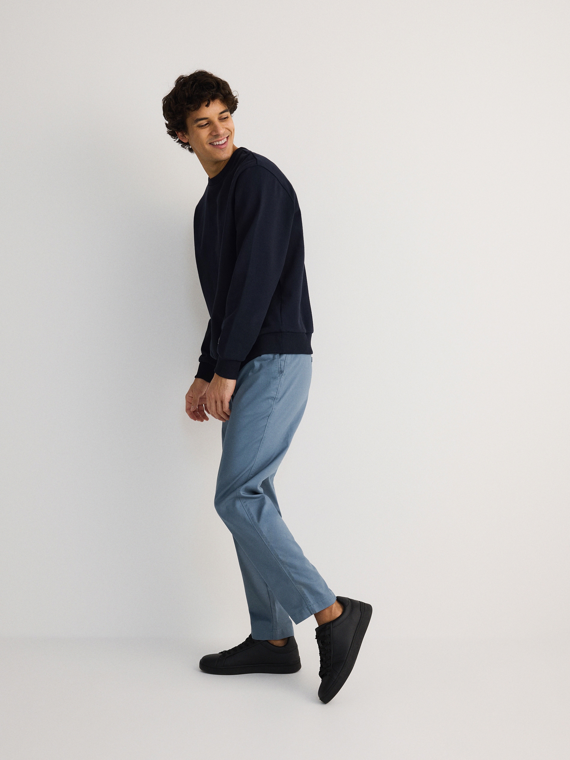 Reserved - Παντελόνι chino slim φωτογραφία