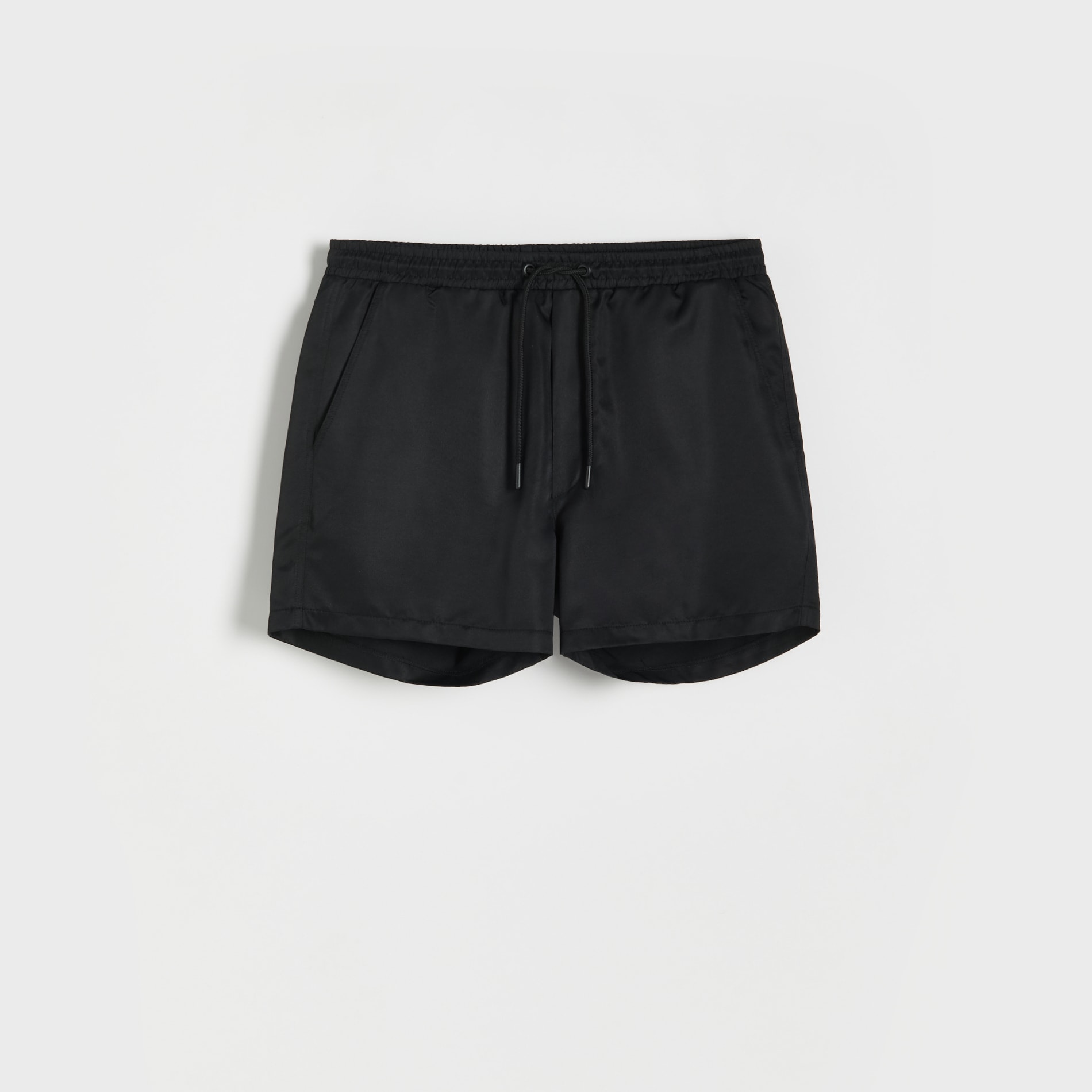E-shop Reserved - Plavkové šortky z recyklovaného polyesteru - Čierna