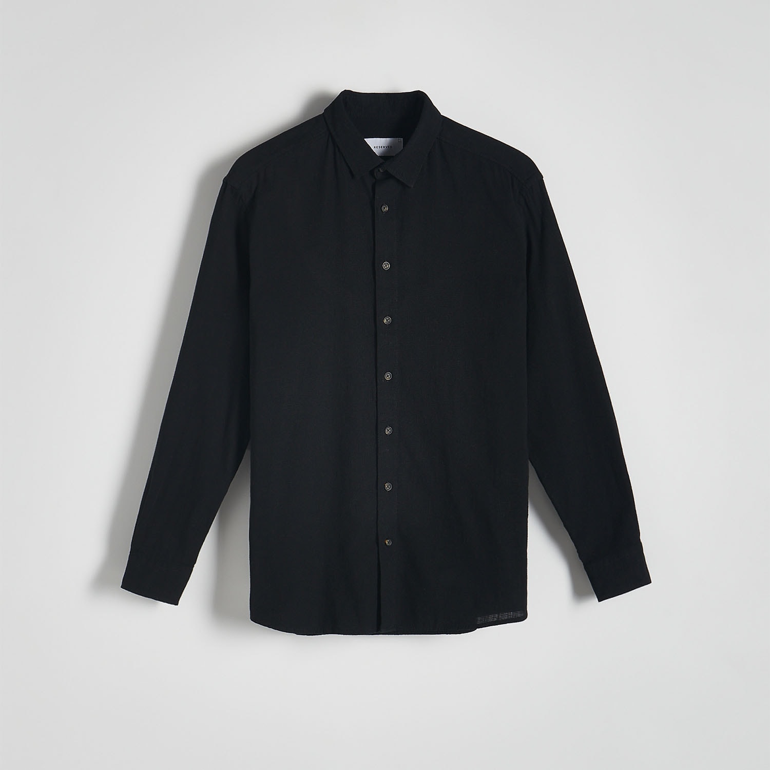 Levně Reserved - Košile regular fit s vysokým podílem bavlny - Černý