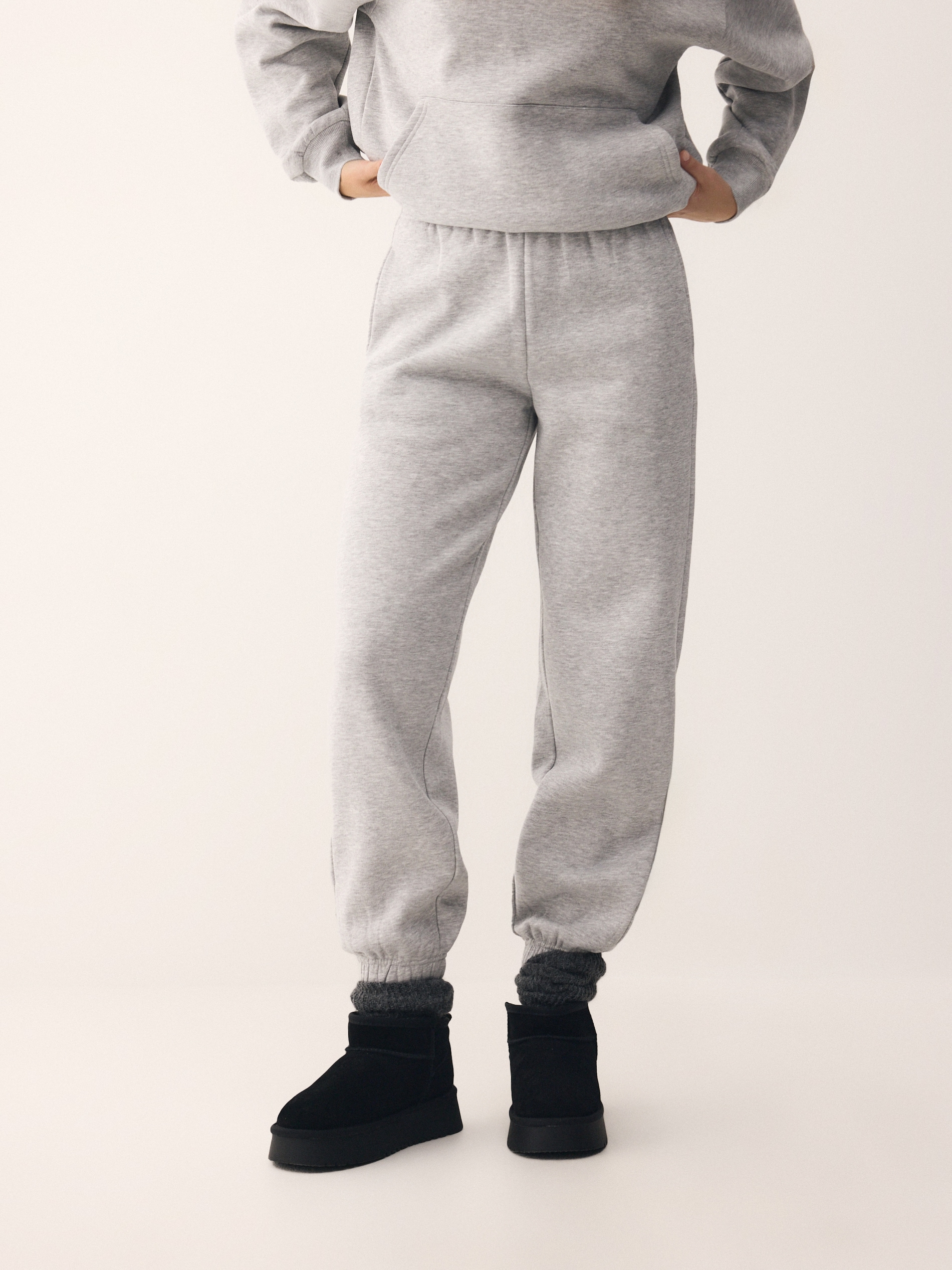 Reserved - Φόρμες με λάστιχα στα μπατζάκια φωτογραφία