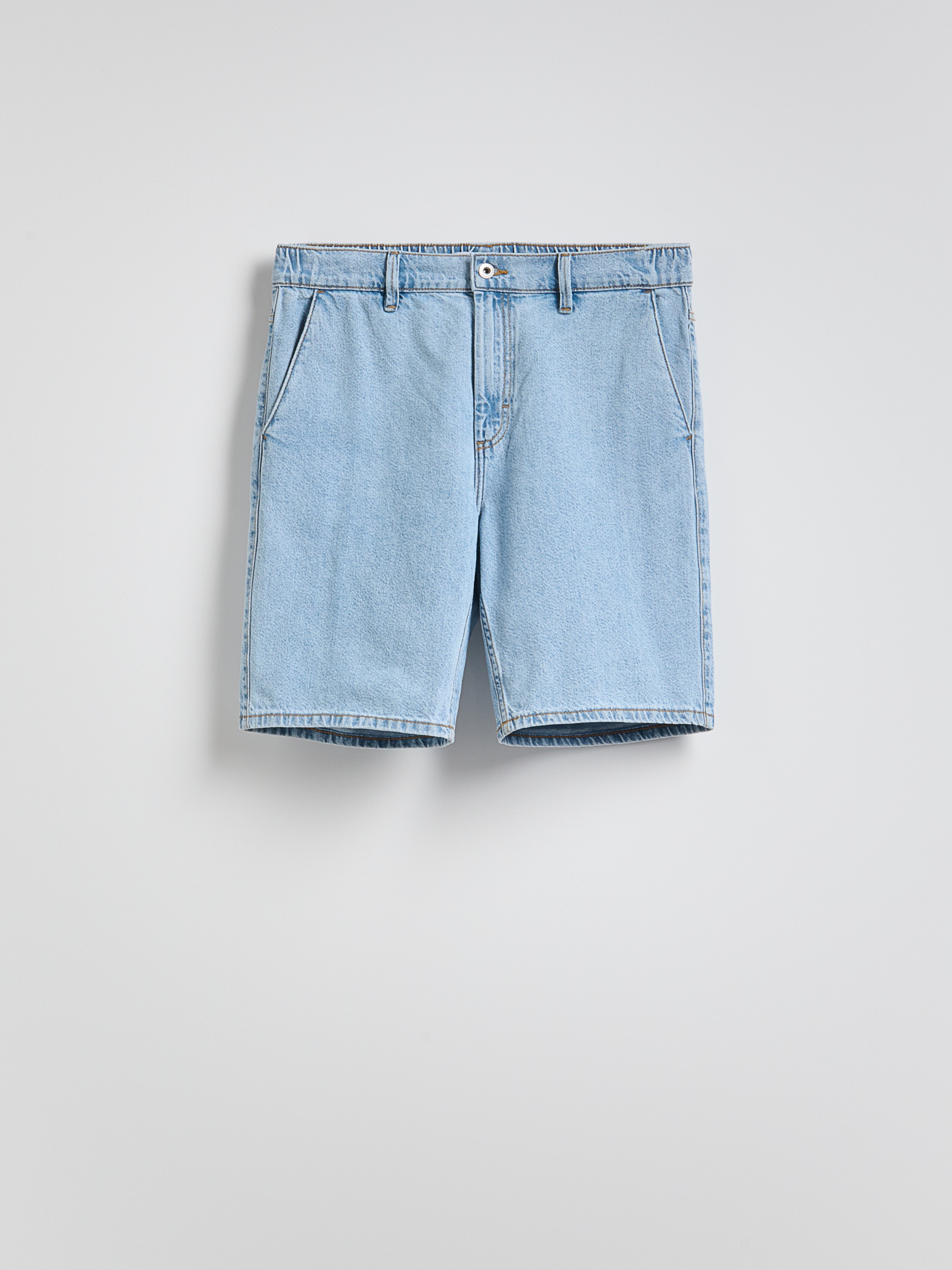 Reserved - Τζιν σορτς slim fit φωτογραφία